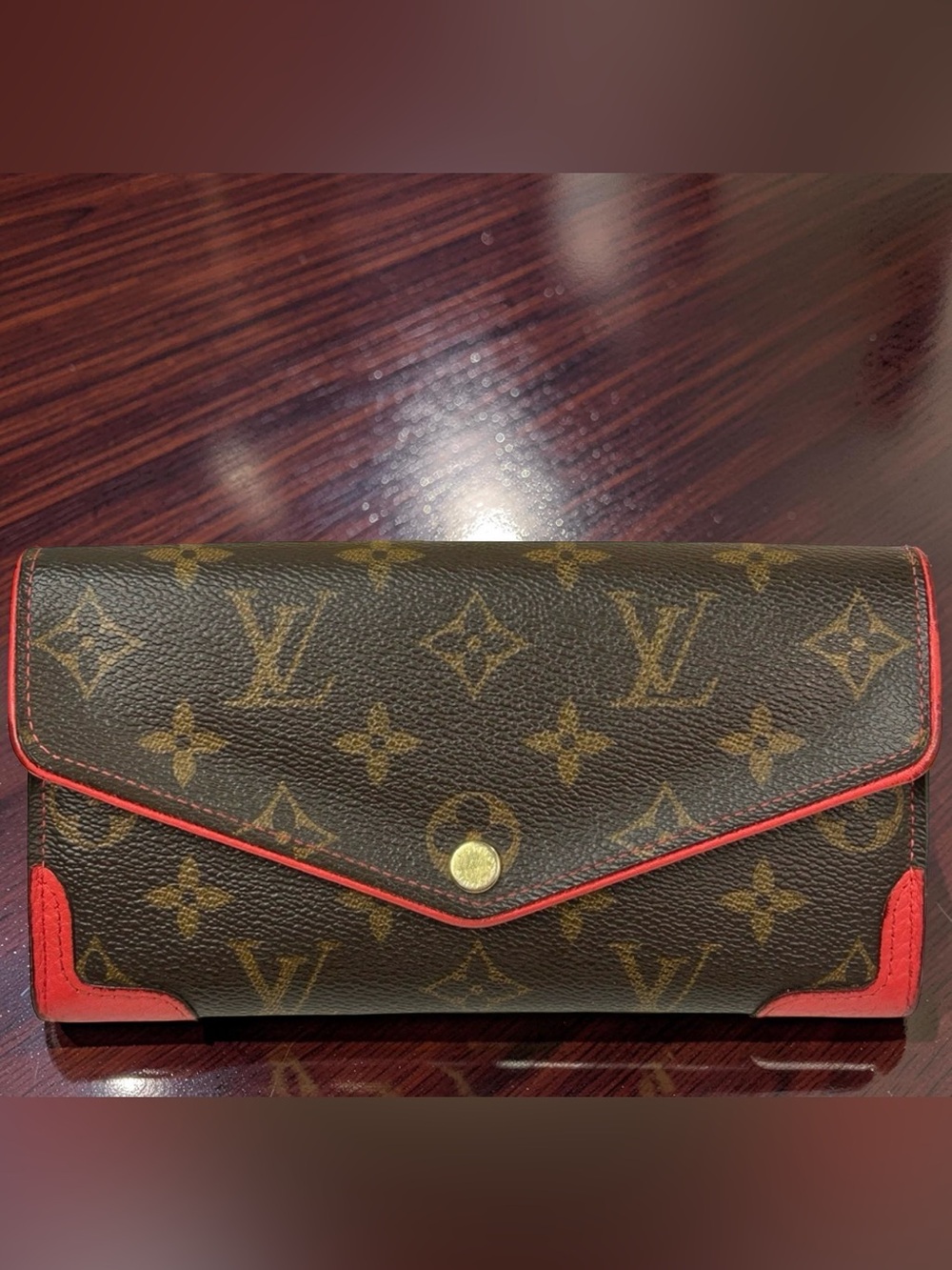 Louis Vuitton Retiro Monogram Sarah Wallet 😍❤️ - Picture 13 of 17